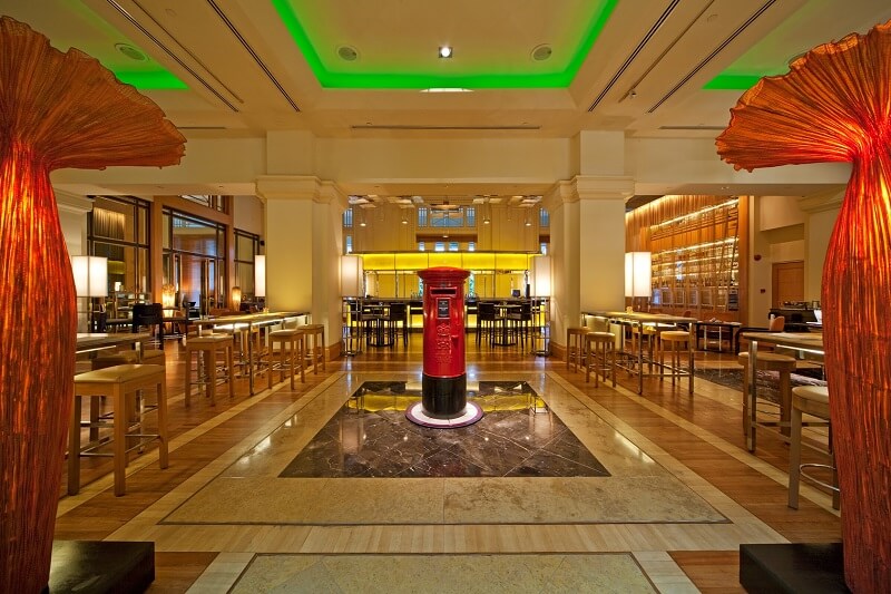 1473743350_The Fullerton Hotel Singapore - Red Pillar Post Box at Post Bar